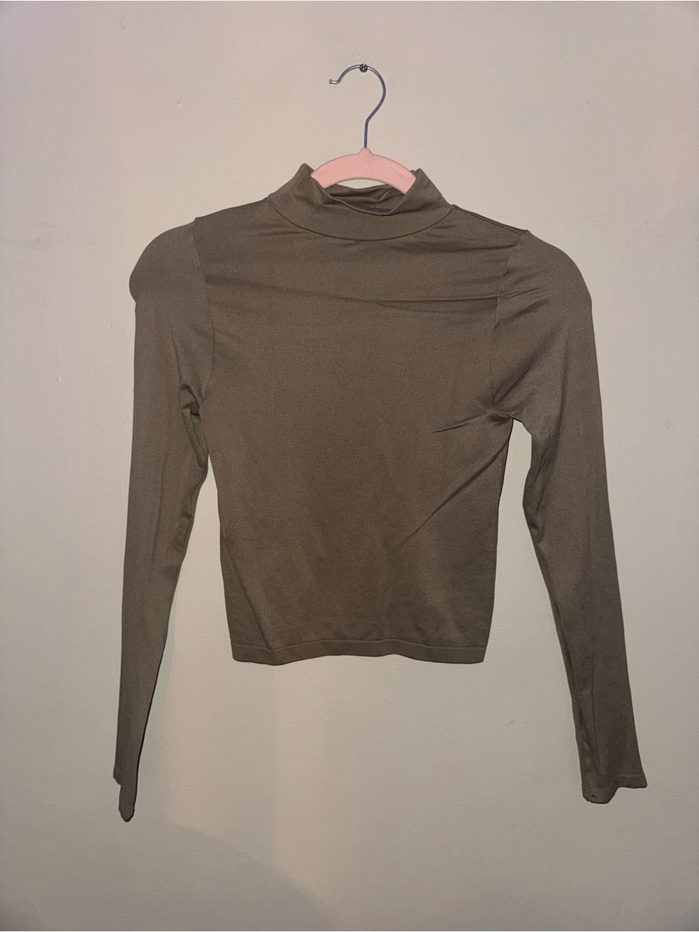NWOT, Aura, long sleeve seamless top, size M/L